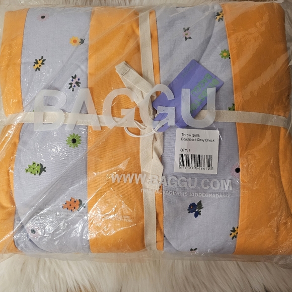 NWT BAGGU Deadstock Throw Quilt - Ditsy Check - Picture 3 of 3